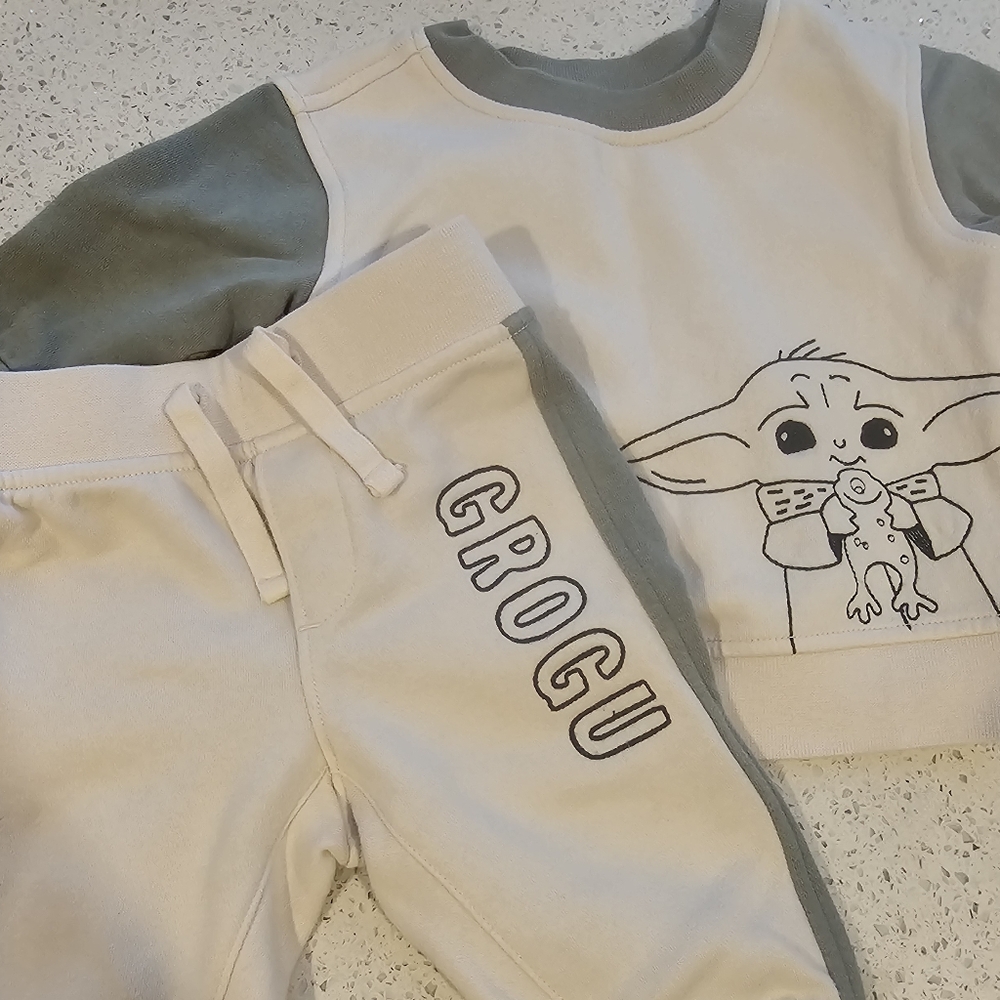 babyGap baby Yoda sweat pants set